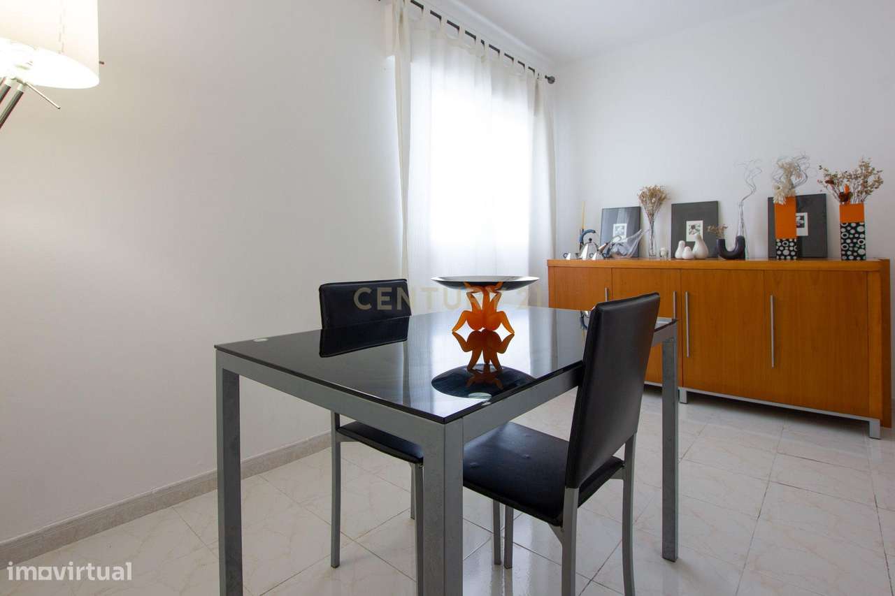 Casa Renovada em Setúbal com Vista Panorâmica-6