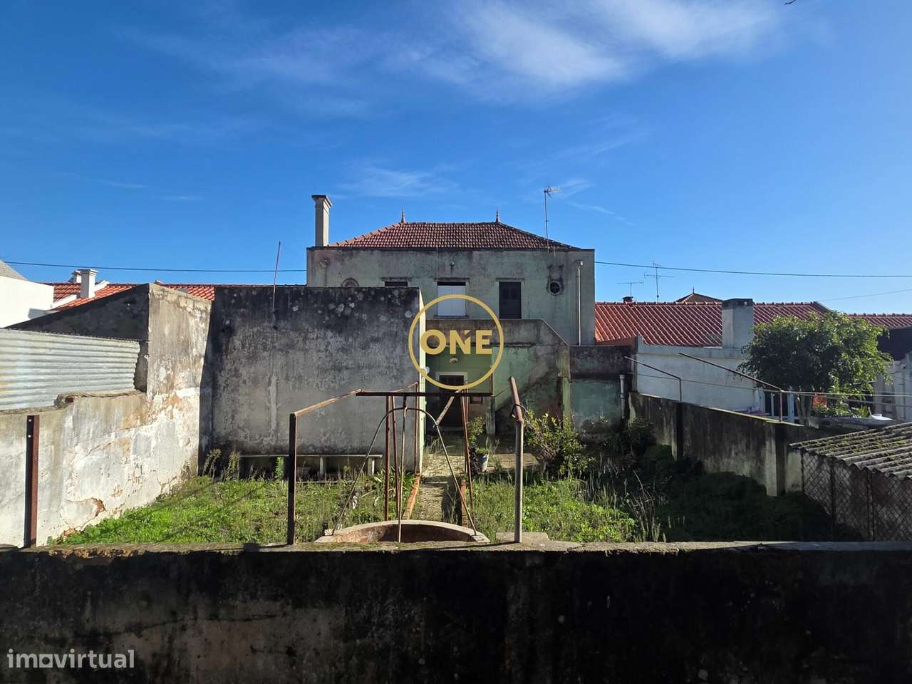 Moradia para Habitação + Comércio-16