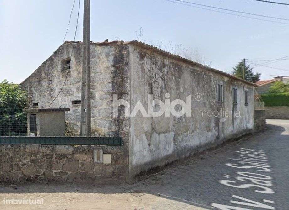 Moradia para restauro e terreno de construção em Fornelos, Barcelos-1