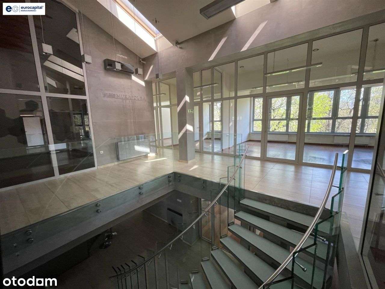 Budynek biurowo-usługowy z windą i parkingiem-8