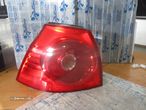 Farol Tras 1K6945095AC VW GOLF 5 2009 3P PAINEL ESQ ORIGINAL - 1