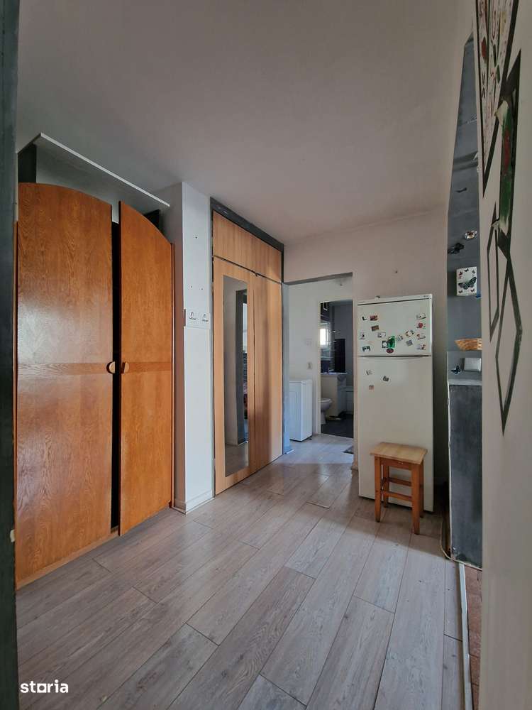 Navodari (Sud Str Rândunelelor)- 2 camere decomandate etaj 3/4, liber-2