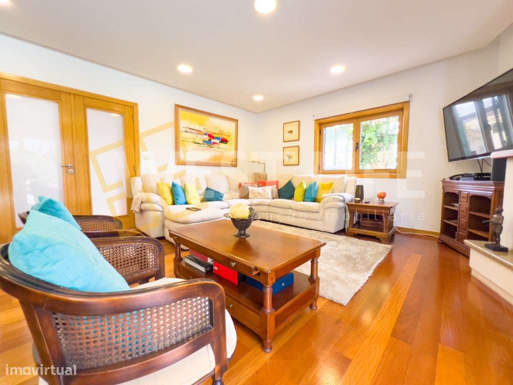 Moradia T4 de áreas amplas com jardim e piscina - Cascais - EXCLUSI... - Grande imagem: 5/46