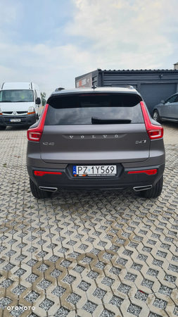 Volvo XC 40 D4 AWD Geartronic R-Design - 4