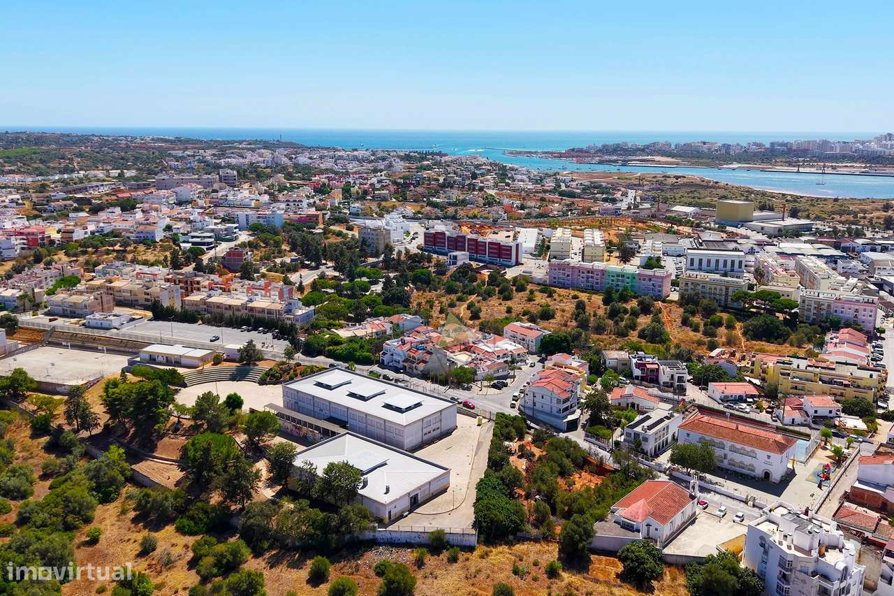 Terreno urbano de 155 m2 destinado a comercio ou serviços e hotelaria - Grande imagem: 4/15