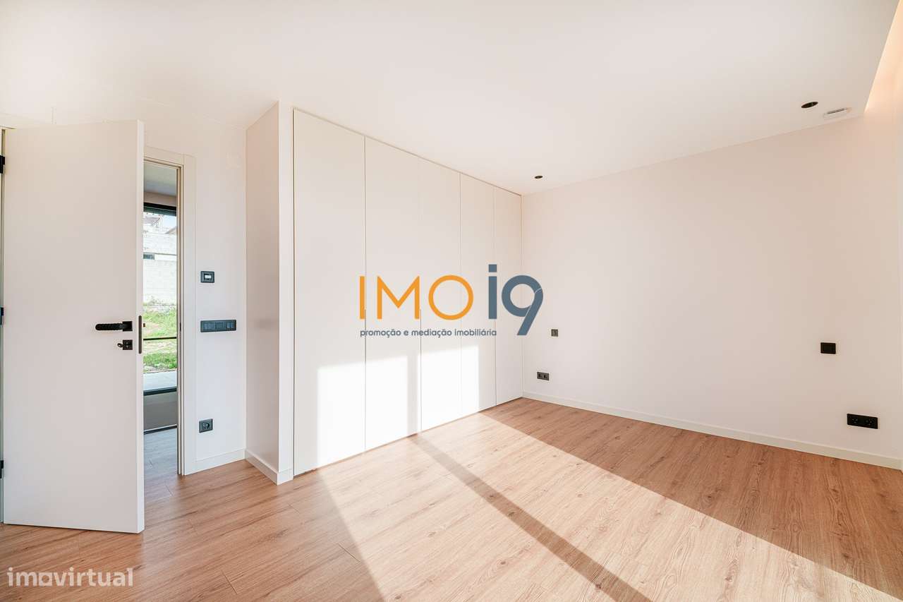 Moradia T4 com Vista Panorâmica em Fátima-45