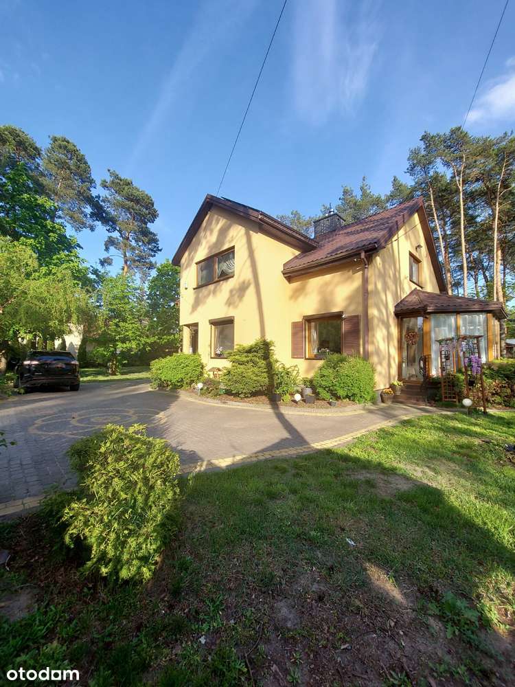 Dom Józefów. Doskonała lokalizacja-3