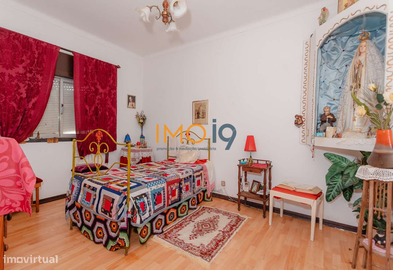 Moradia T4 + arrumos em Boleiros - Fátima-10