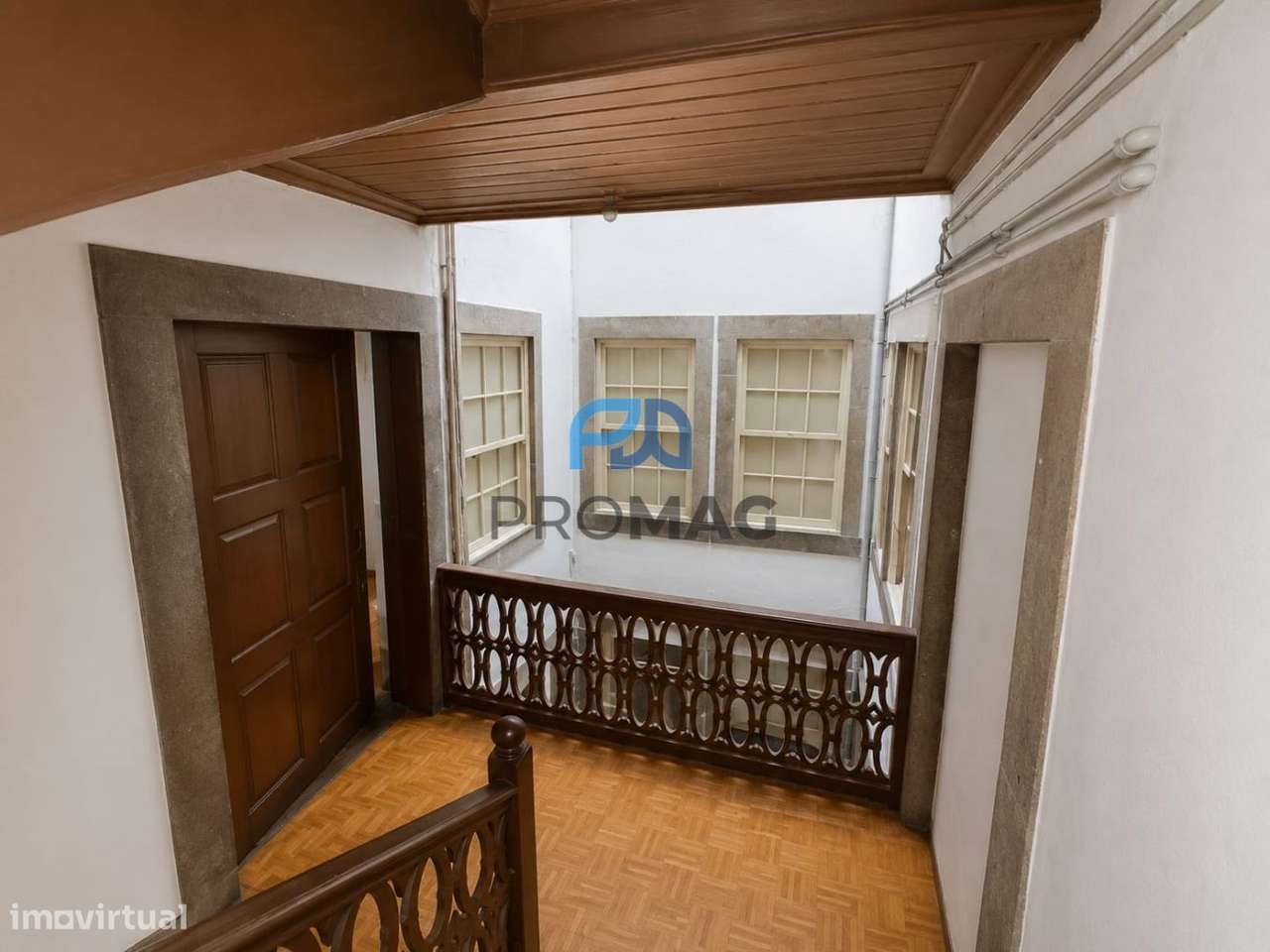 Prédio com Comércio - Baixa do Porto-20