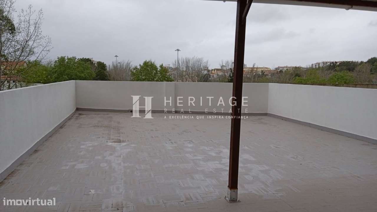 Loja com terraço no Barreiro-3