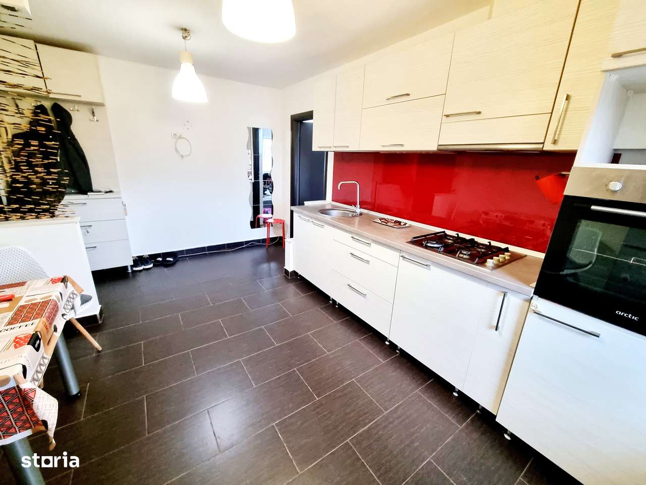 Inchirere apartament 2 camere, Ploiesti, zona Vest - Imagine principală: 5/10