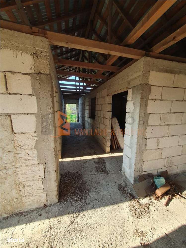 Exclusivitate! Casa + teren zona centrala in comuna Florica - Imagine principală: 5/11