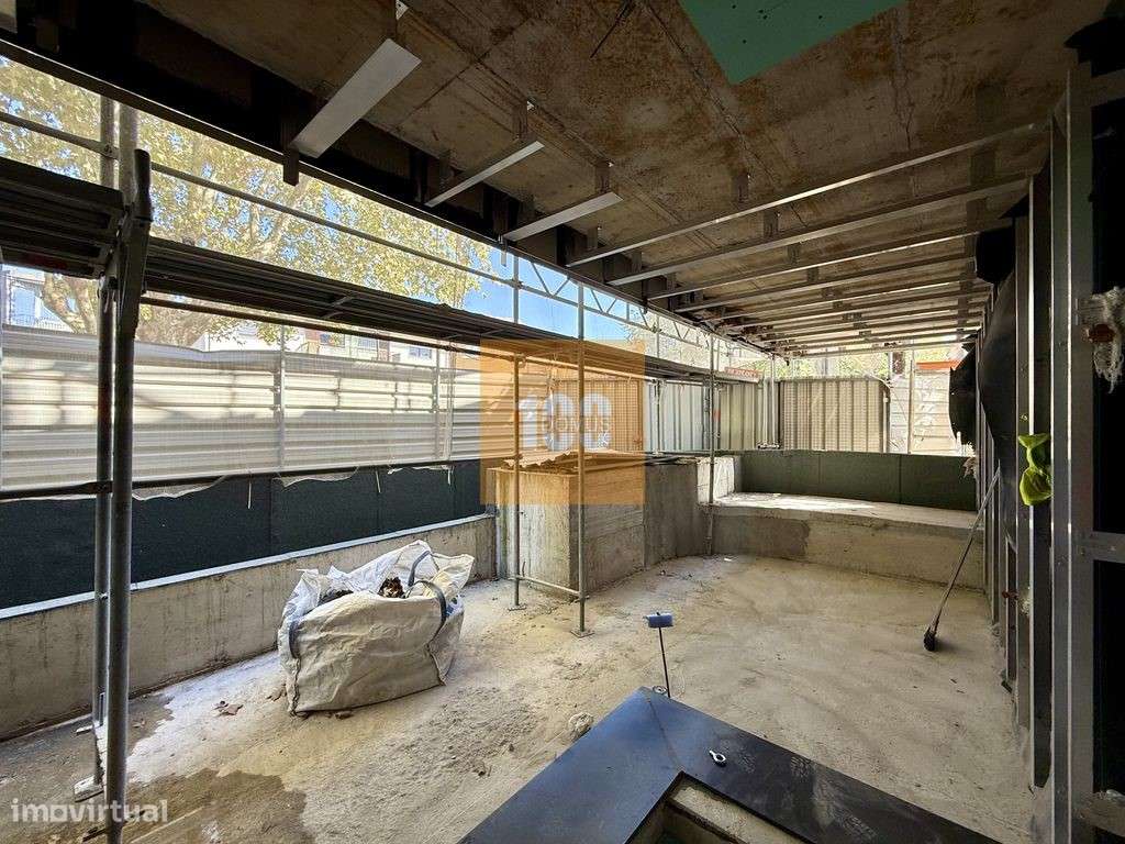 Apartamento T4 novo nas Antas-23