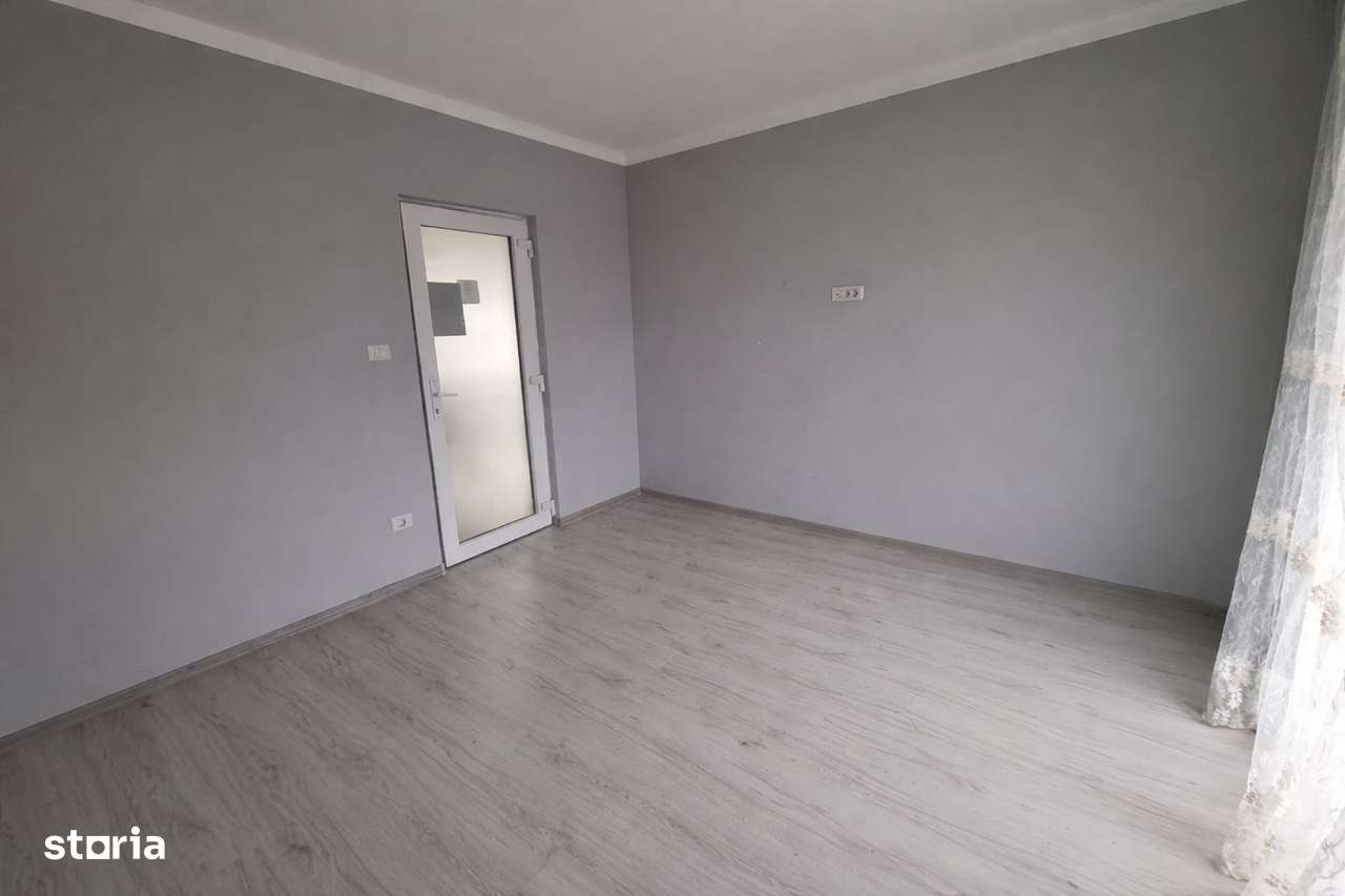 Vand casa 5 camere in Vladimirescu ID: RH-44381-8