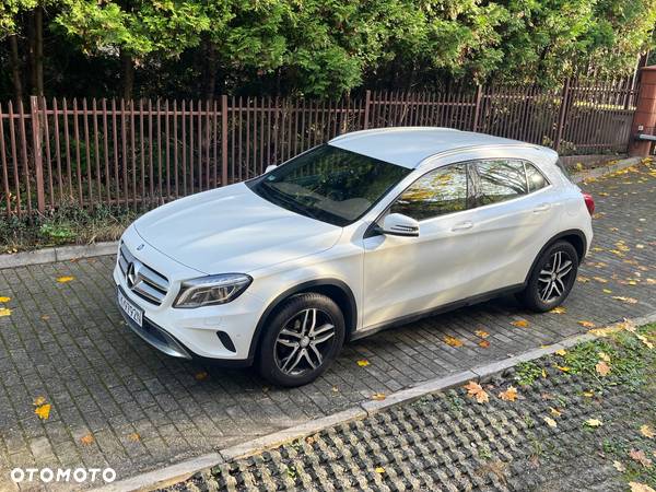 Mercedes-Benz GLA - 3