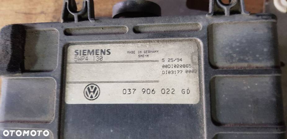 VOLKSWAGEN PASAT B4 1.9 TDI STEROWNIK SILNIKA 037906022GD - 2