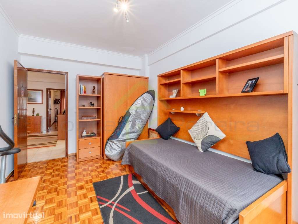 Apartamento T3 com boas áreas e óptima exposição solar-18