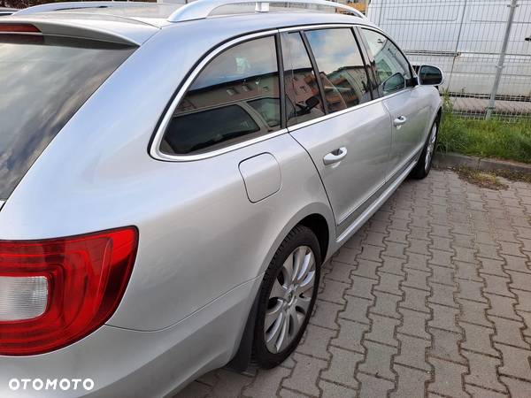 Skoda Superb 2.0 TDI Ambition DSG - 5