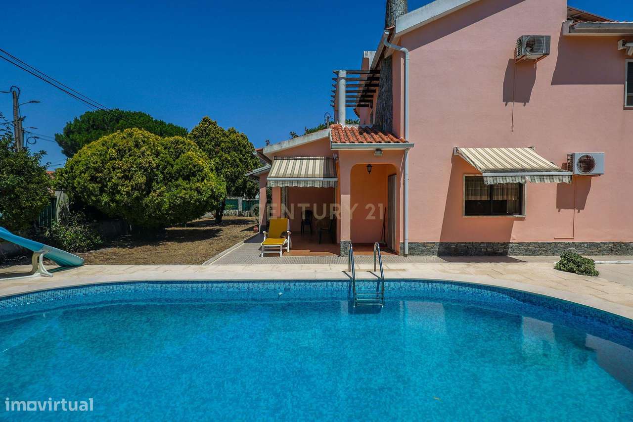 Moradia T4 com piscina - Grande imagem: 1/32