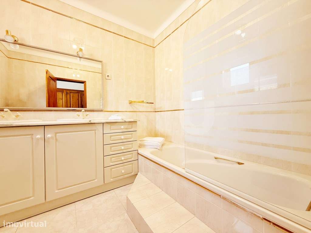 Moradia T4 com Piscina e 2 106m2 de Terreno em Caminha - Espaço e P...-42