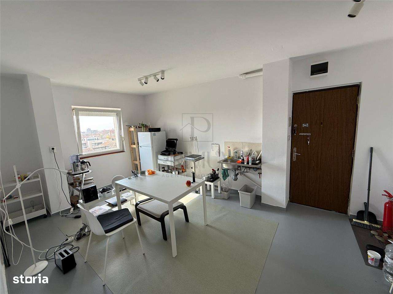 OLIMPIA STADION - BLOC IZOLAT - 3 cam - clima - LIFT - Imagine principală: 4/5