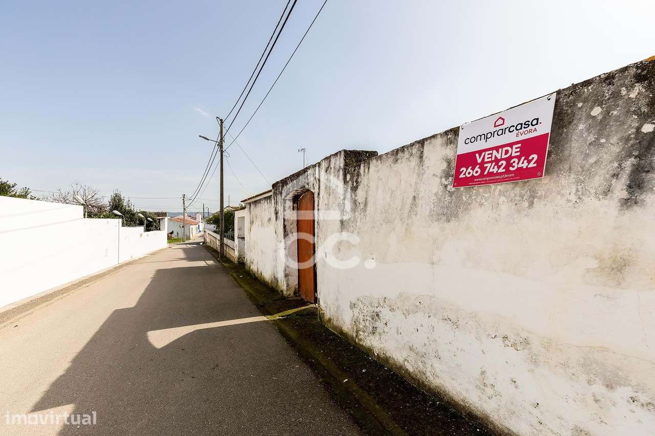 Moradia térrea c/ 311 m² de construção em lote de 1124 m² | Vila de Fr-45