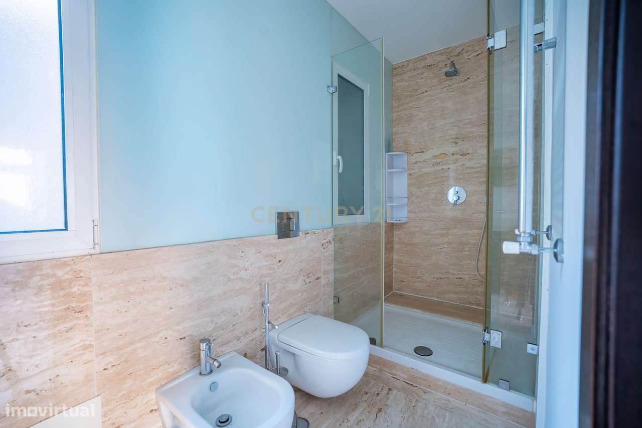 Moradia T4 com Piscina Privativa | Bicesse, Cascais-31