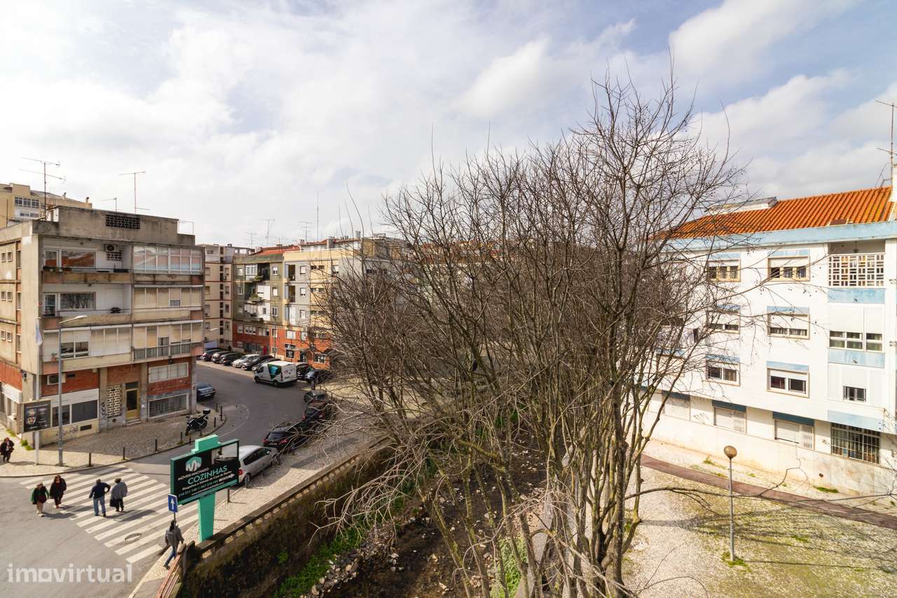 APARTAMENTO T3 | C/ ARRECADAÇÃO | ODIVELAS-24