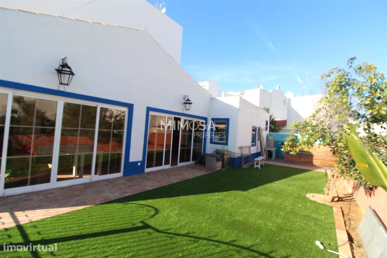 Edifício Comercial em Alvor - Grande imagem: 2/12