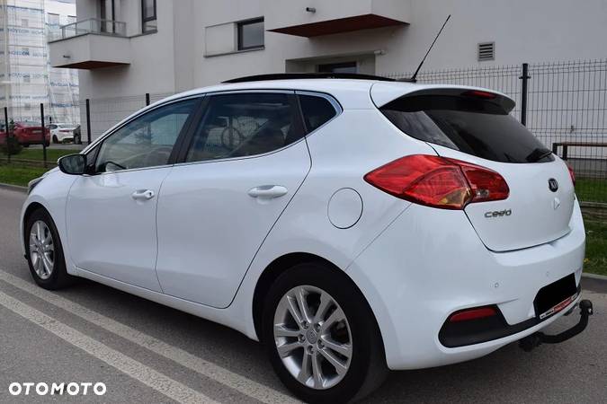 Kia Ceed 1.6 CRDi 128 Platinum Edition - 4