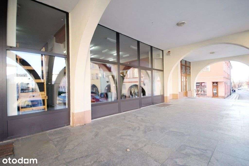 Atrakcyjny lokal w centrum miasta pod arkadami - Pełny obrazek: 2/9