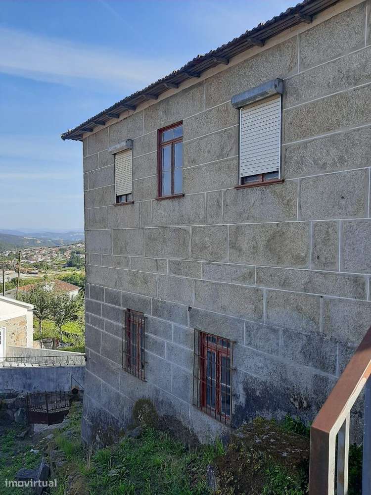 Vende Moradia em pedra Termas São Vicente-10