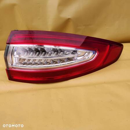 FORD MONDEO MK5 14- LAMPA TYLNA PRAWA HATCHBACK 5 DRZWI LED STAN BDB - 1