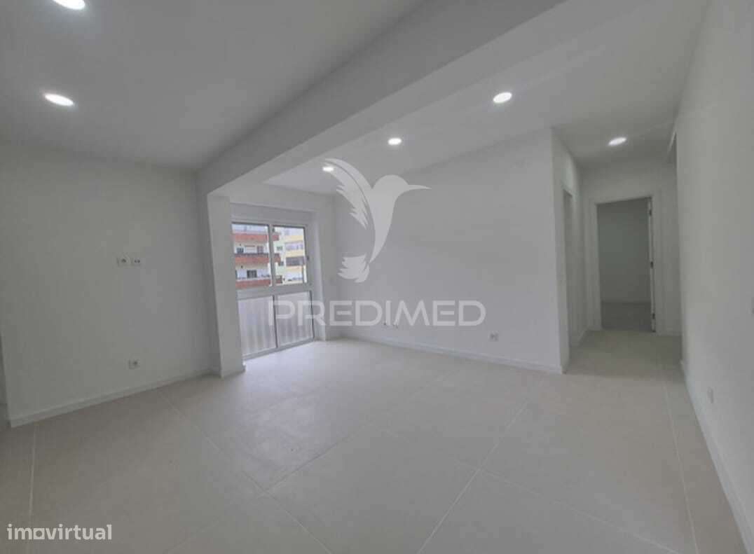 Apartamento T2 no Laranjeiro, Almada-5