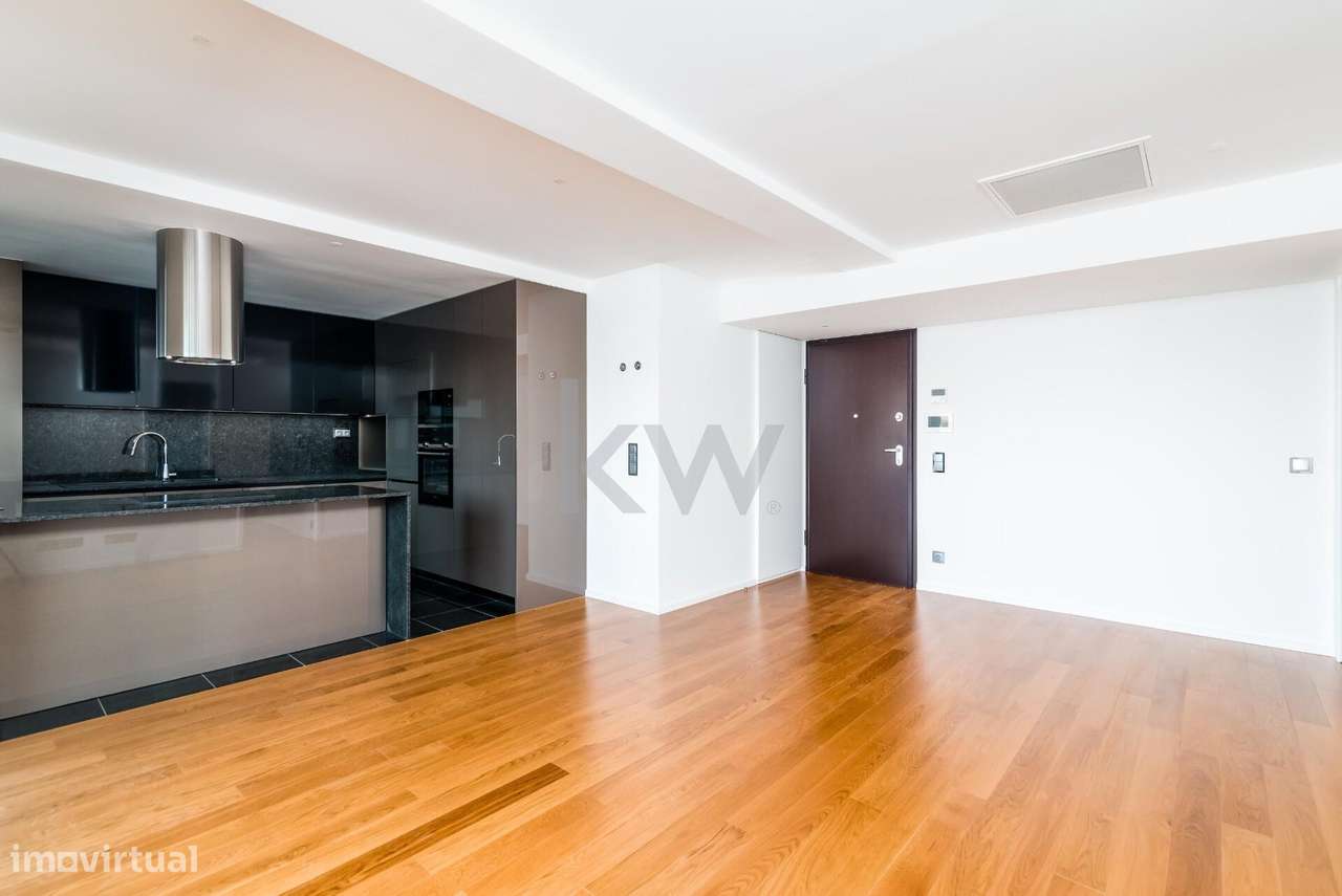 Apartamento T1 Novo - com Varanda - Lugar de Garagem - Arrecadação  - - Grande imagem: 2/26