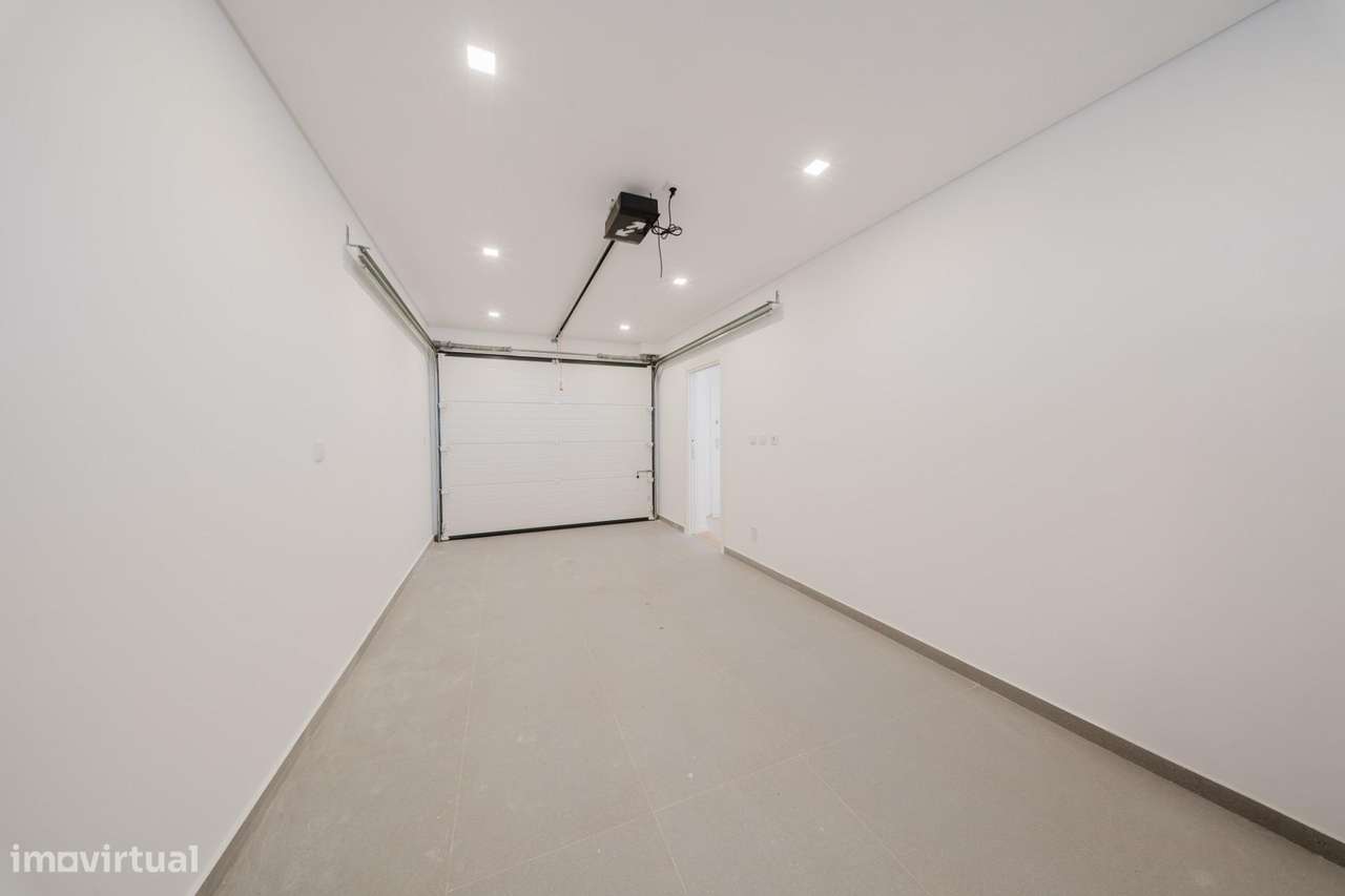 Moradia T5 de Luxo com Piscina e Vista Panorâmica em Mealhada, Loures-23