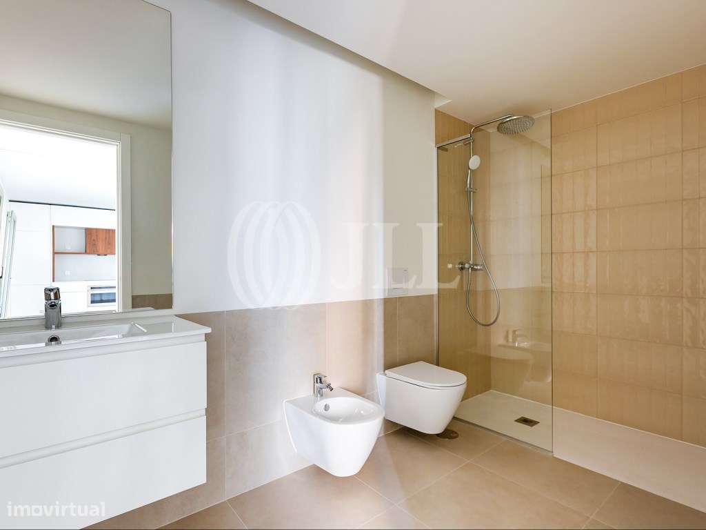 Apartamento T0+1 com varanda e estacionamento, em Lisboa-6