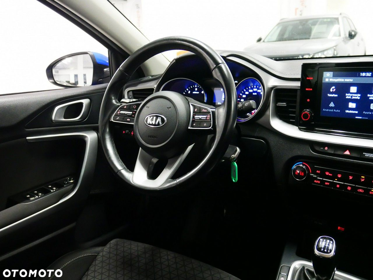 Kia Ceed - 13