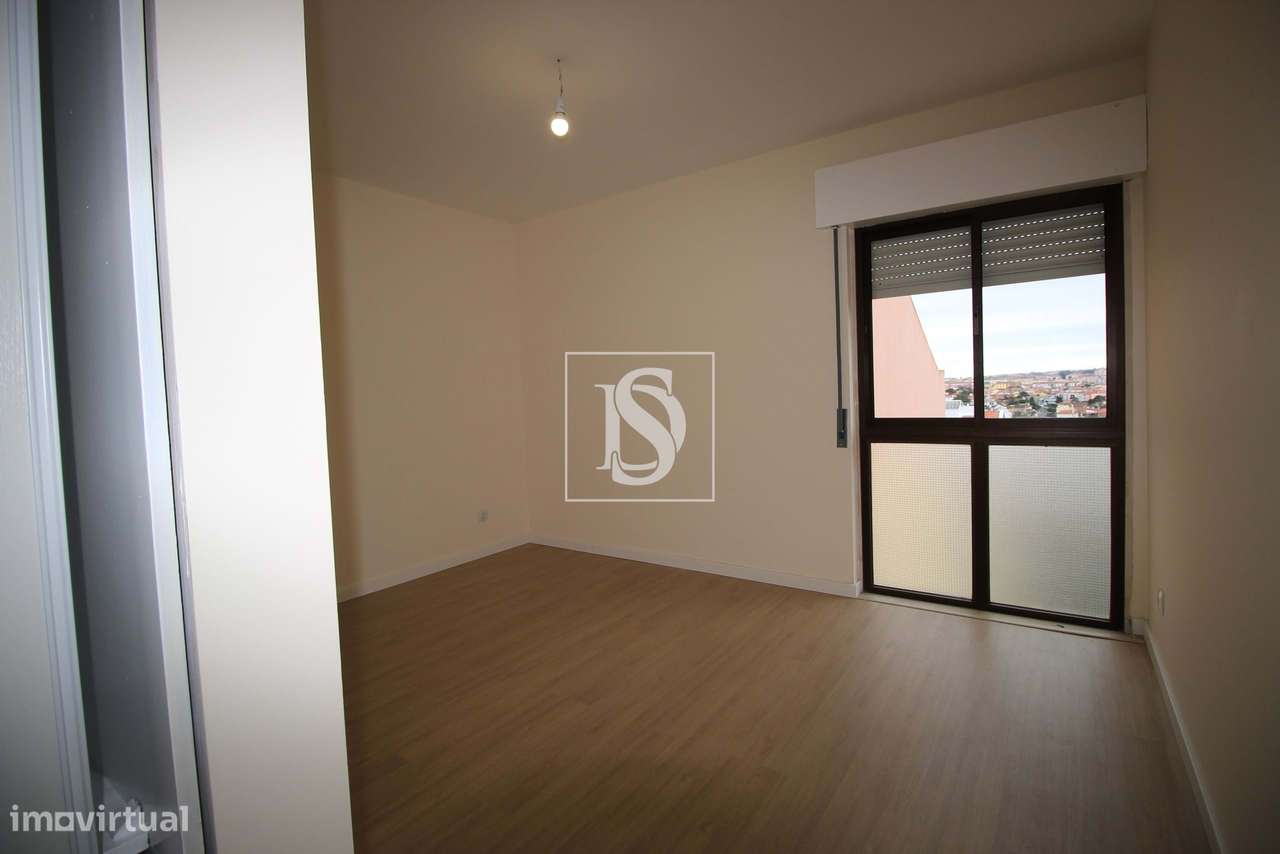 Apartamento T2 na Tapada das Mercês-8