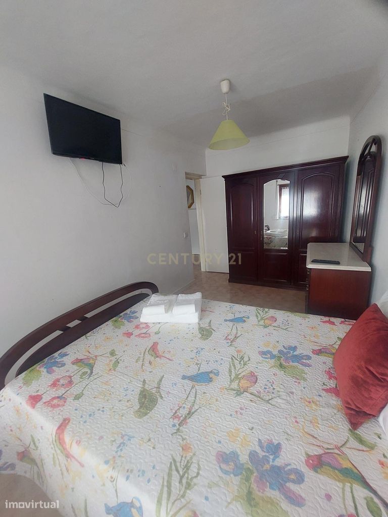 Apartamento - Mobiliado e Equipado - Arrendamento - Nazaré - Grande imagem: 1/3