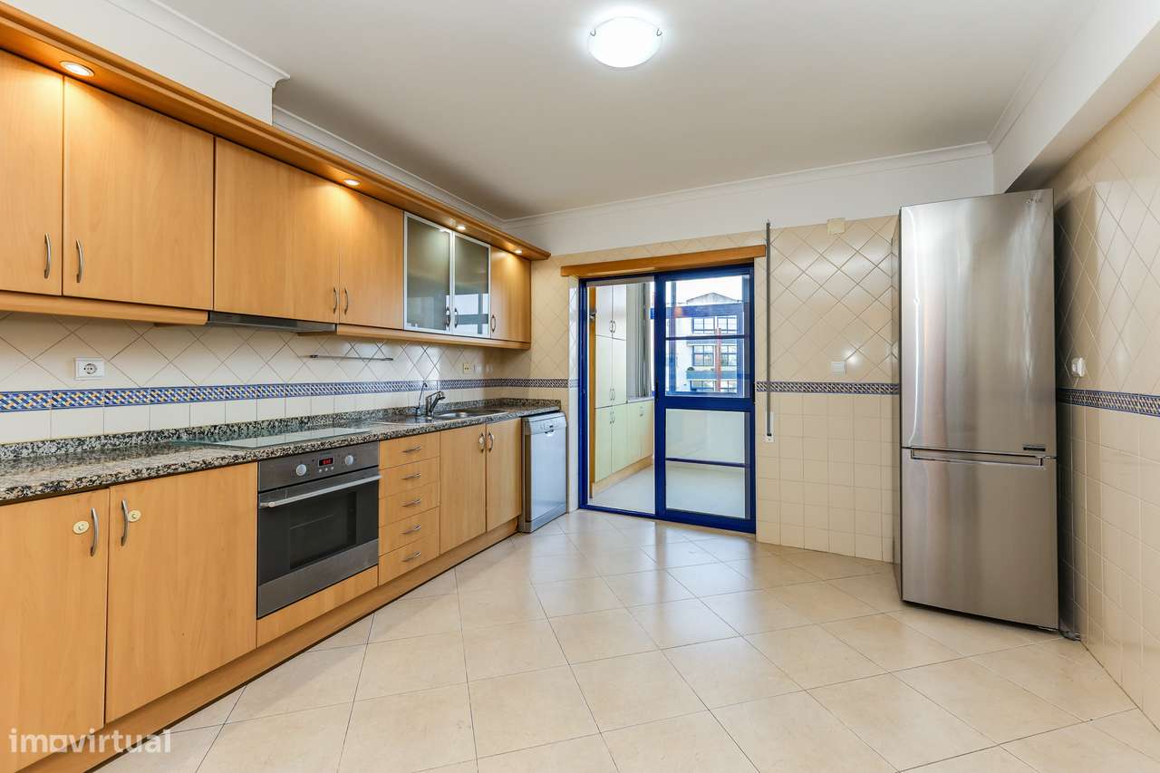 Apartamento Familiar T2 com Vista Mar na Charneca de Caparica - Grande imagem: 3/50