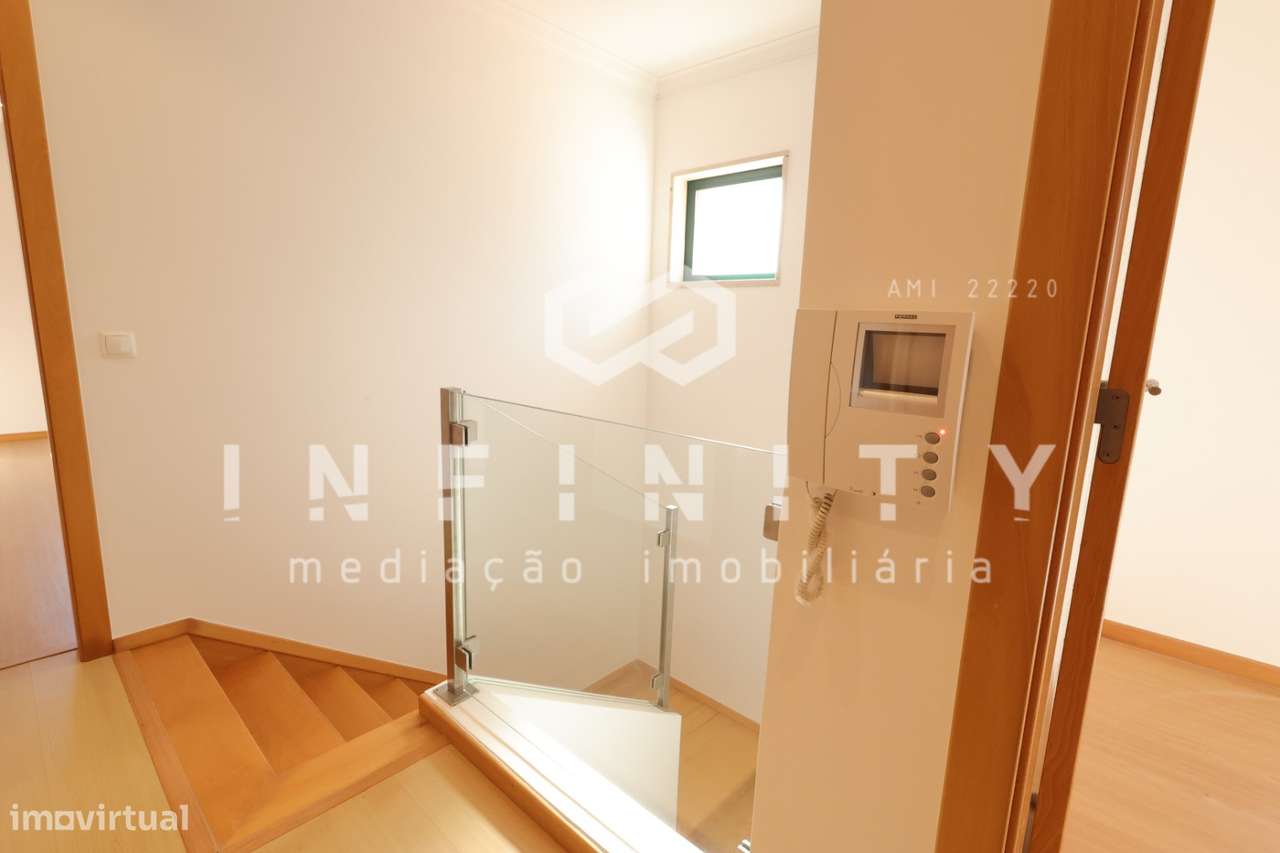 Moradia independente T4-23