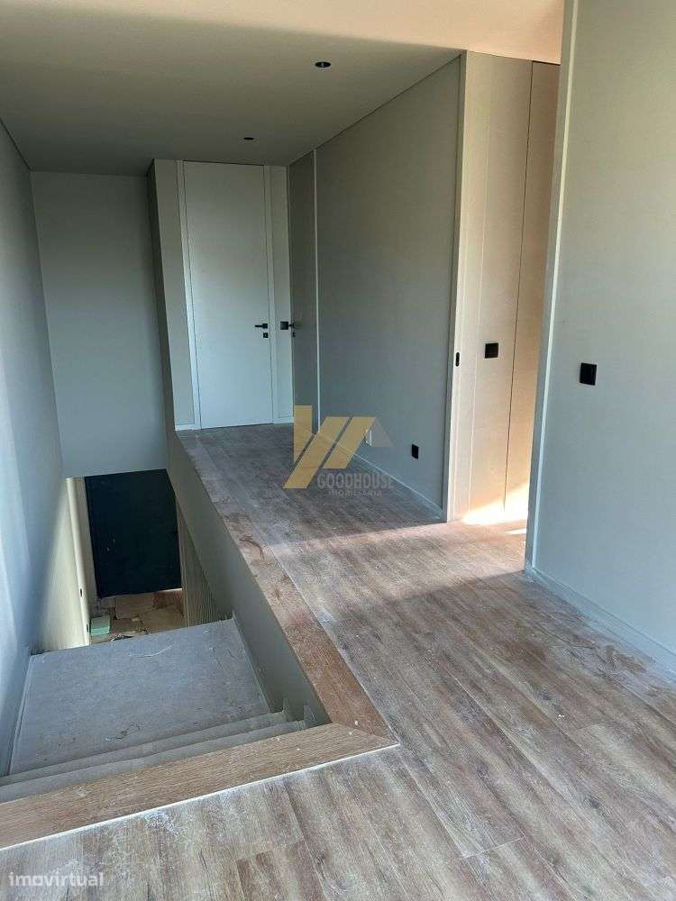 Moradia T3+1 com piscina de qualidade superior - Grande imagem: 3/22