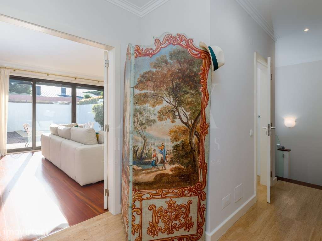 MORADIA T4 COM PISCINA E VISTA PARA O GOLF NO ESTORIL-5