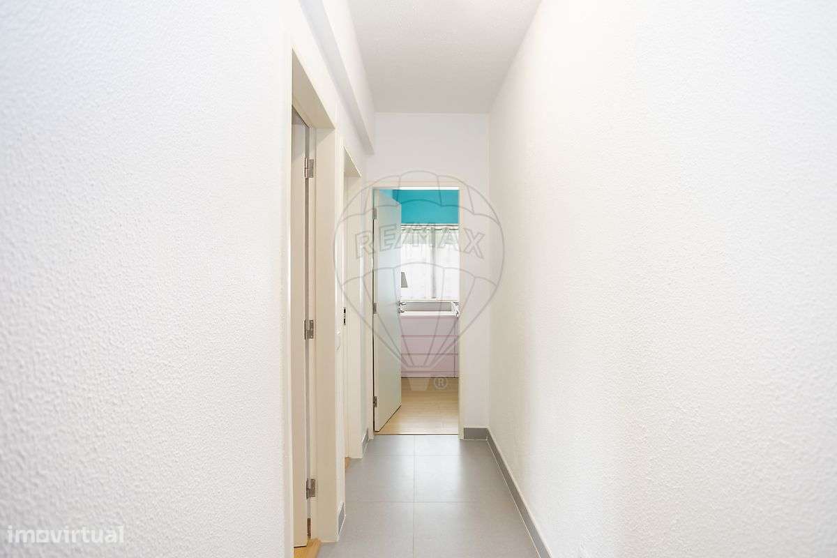 Apartamento T3 à venda em Almada-24