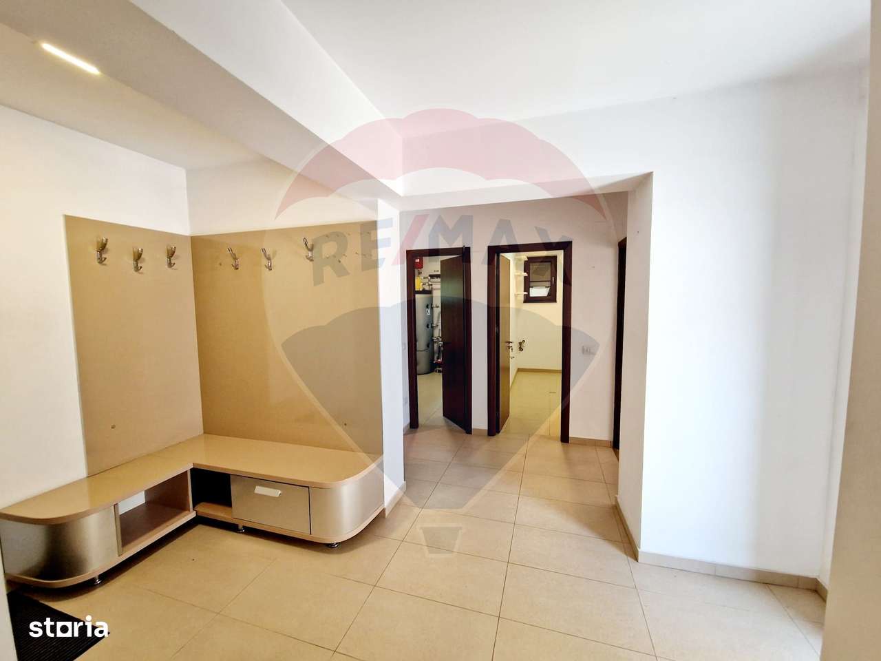 Casă / Vilă cu 4 camere de vânzare - Imagine principală: 4/20