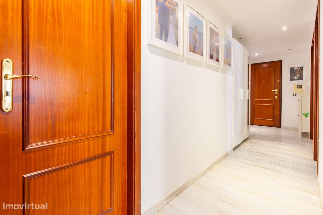 Santa Marta do Pinhal/Corroios-Apartamento de 3 assoalhadas-remodelado-17