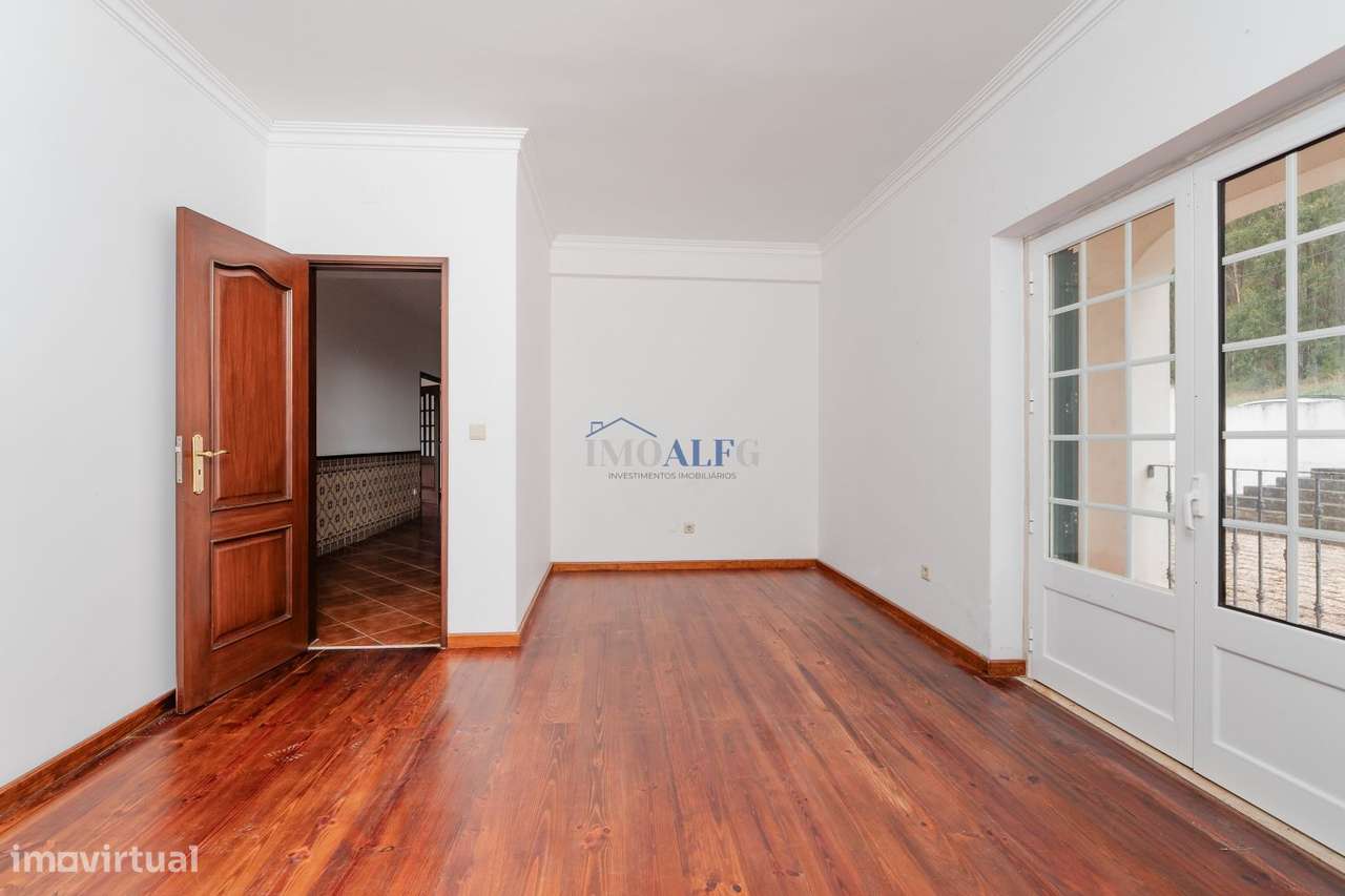 Moradia T7 com terreno perto de Vila Franca de Xira-32