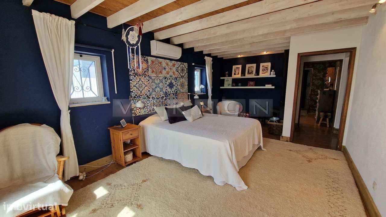 Charmosa e espaçosa moradia com 3 quartos e piscina para venda entre L-27