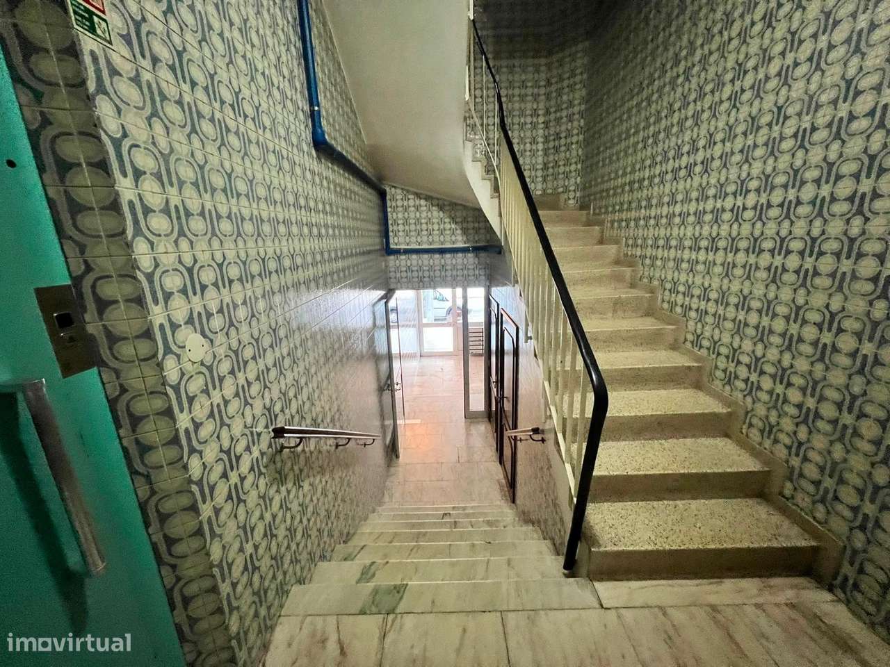 Apartamento T4 no Carvalhido com 3 casas de banho e varanda-11